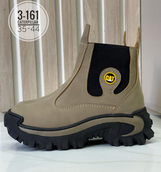 BOTA TIPO MEDIA CATERPILLAR REF 04 COLOR ARENA